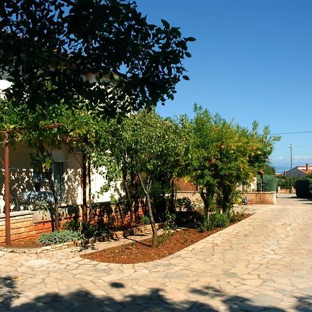 Apartment Valentina Liznjan Exterior photo